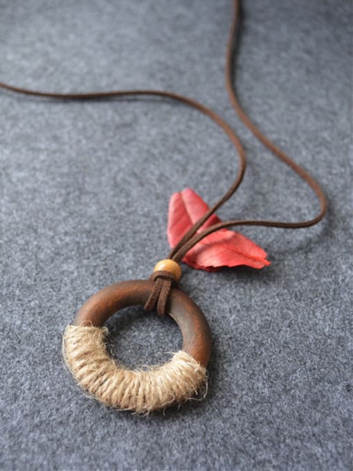 Dandelion Wooden Women Round Shaped Necklace 0