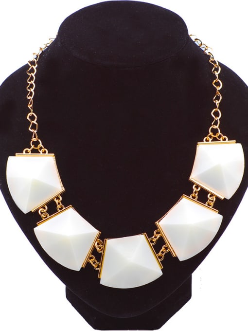 Qunqiu Exaggerated Geometrical Resin Sticking Gold Plated Necklace 1