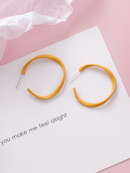 C yellow Alloy With Gold Plated Simplistic Geometric Hoop Earrings