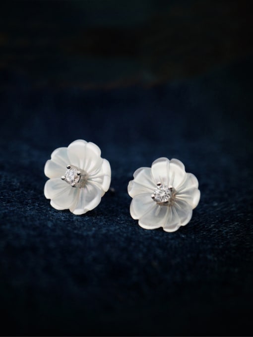 white Fresh Flower Shaped S925 Silver Shell Stud Earrings