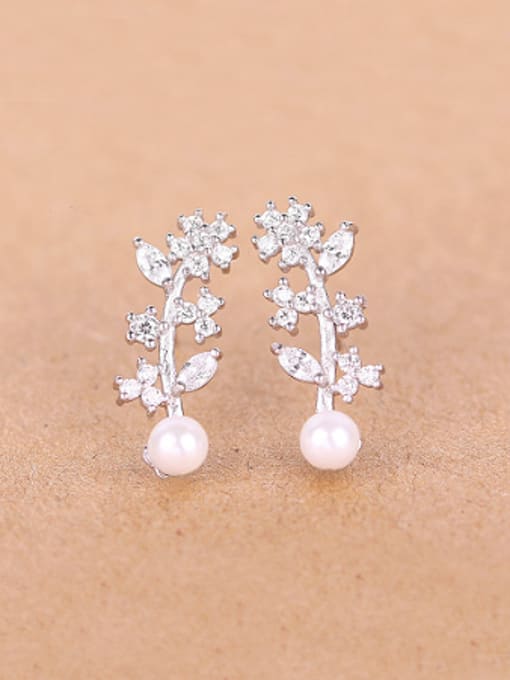 Peng Yuan Freshwater Pearl Flower Stud cuff earring