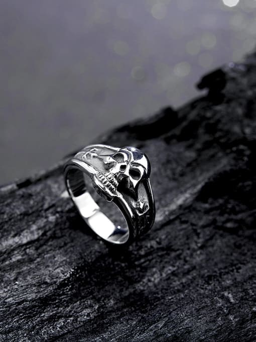 Ronaldo Personality Skull Shaped Titanium Men Ring 2