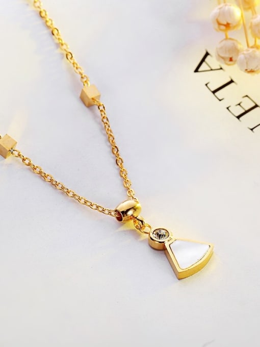 Golden Shell Fan-shape Pendant Necklace