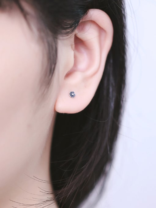 Peng Yuan Simple Tiny Flowery stud Earring 1