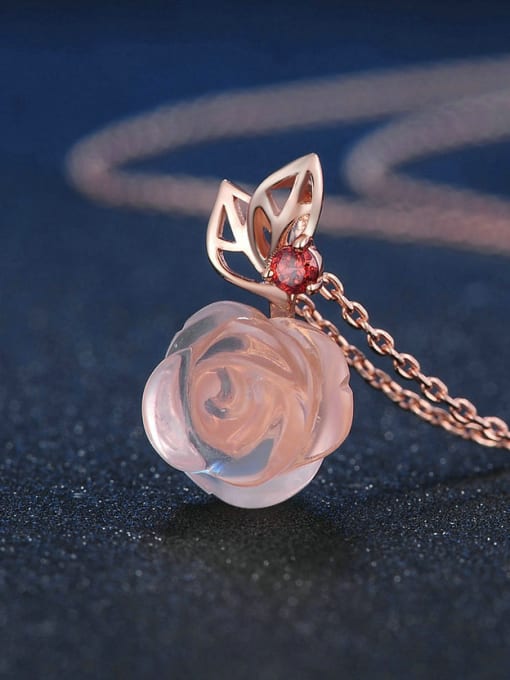 ZK Beautiful Flower Shaped Pendant with Rose Gold Plated 2