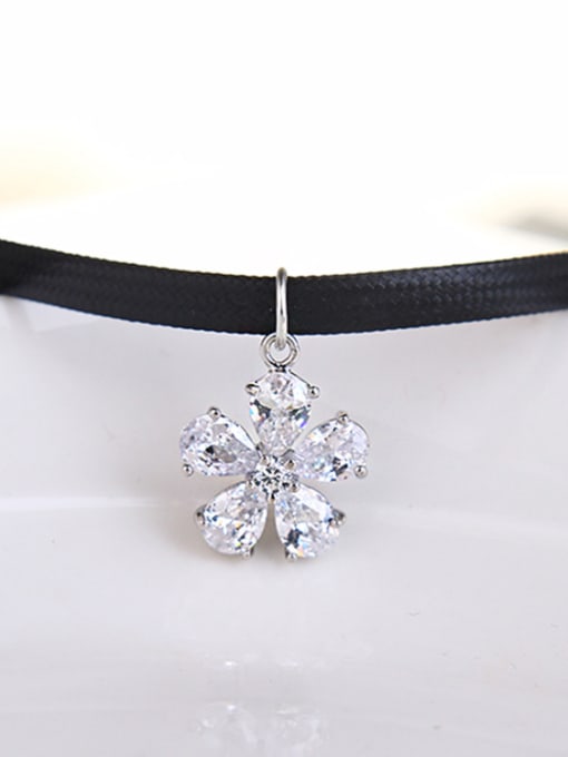 X2005 Five-petaled Flower Stainless Steel With Fashion Animal Necklaces