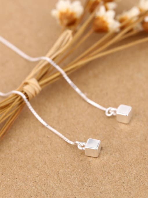 Peng Yuan Mini-cube threader earring 1