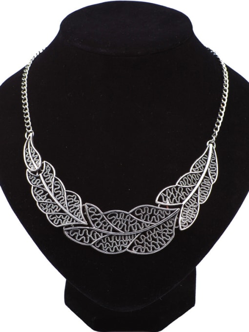 Qunqiu Retro style Hollow Leaves Alloy Necklace