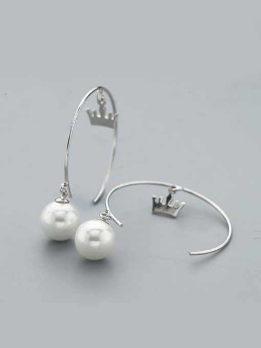 White Elegant Crown Shaped Shell Earrings