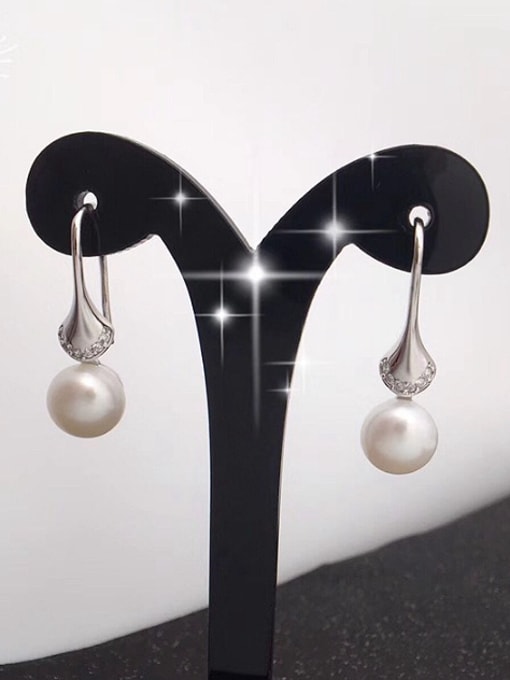EVITA PERONI Fashion Freshwater Pearl Fan-shaped drop earring 1