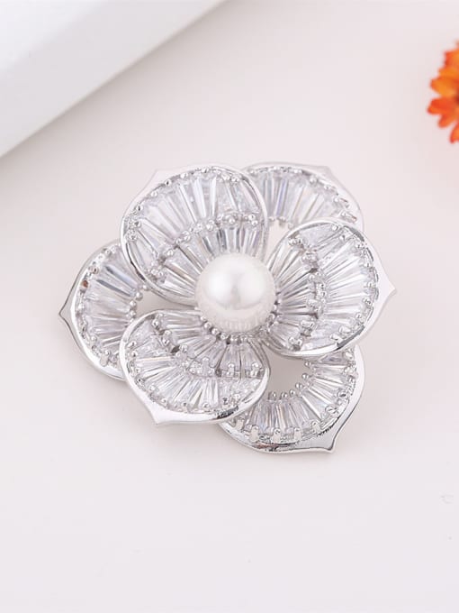Wei Jia Fashion White Imitation Pearl Zirconias Flower Copper Brooch 0