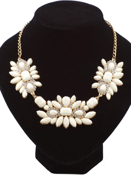 Qunqiu Exaggerated Resin Sticking Flowery Alloy Necklace 4