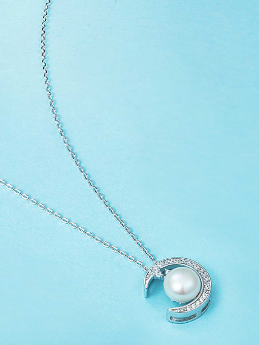 UNIENO Moon Pearl Necklace 2