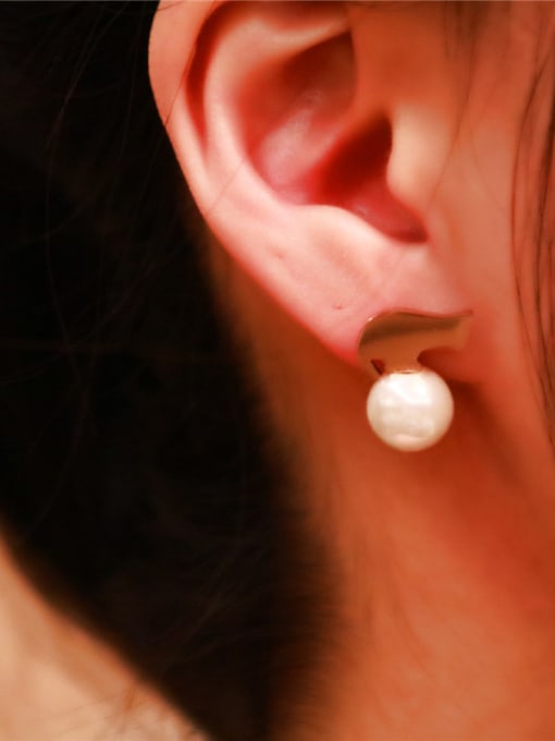 GROSE Temperament Shell Pearls Stud Earrings 0