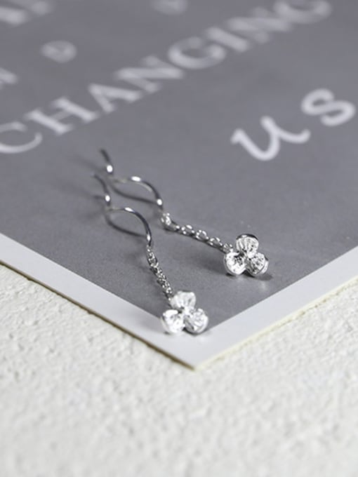 Peng Yuan Elegant Tiny Flower Water Wave Line 925 Silver Stud Earrings 1
