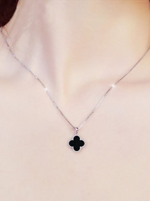 OUXI Fashion S925 Sterling Silver Flower-shaped Zircon Necklace 2