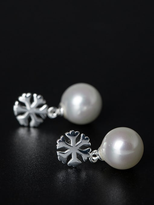 SILVER MI Simple Shell Pearl Little Snowflake 925 Silver Stud Earrings 1