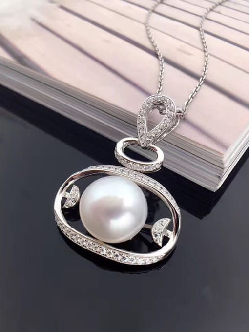 EVITA PERONI Exaggerated Freshwater Pearl Oblate Necklace 1