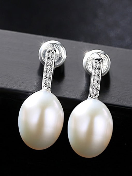 White Sterling  silver simple natural freshwater pearl earrings