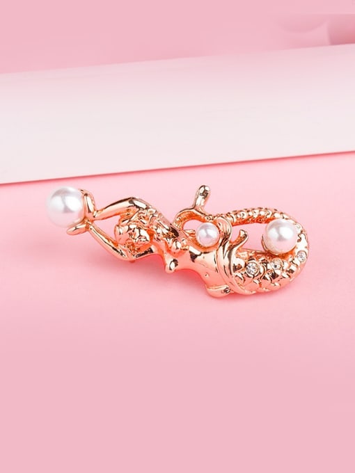 Ronaldo Personality Rose Gold Plated Artificial Pearl Brooch 1