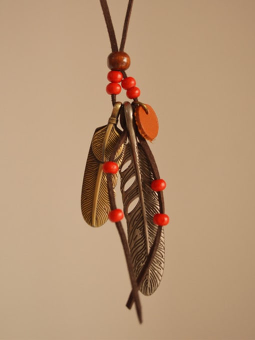 Red Korean new autumn and winter Ji Dong gate feather leaves Pendant Long Necklace Chain sweater chain