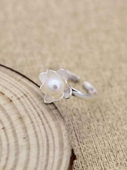 Rosh Exquisite Flower Shaped Artificial Pearl Stud Earrings 1