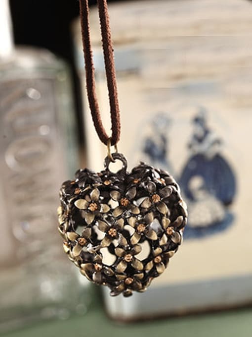 Dandelion Women Delicate Hollow Heart Shaped Necklace 0