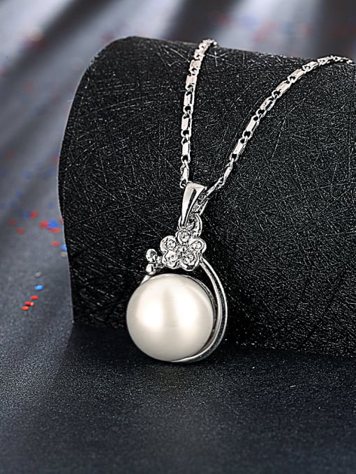 Platinum Women Elegant Artificial Pearl Rhinestone Necklace