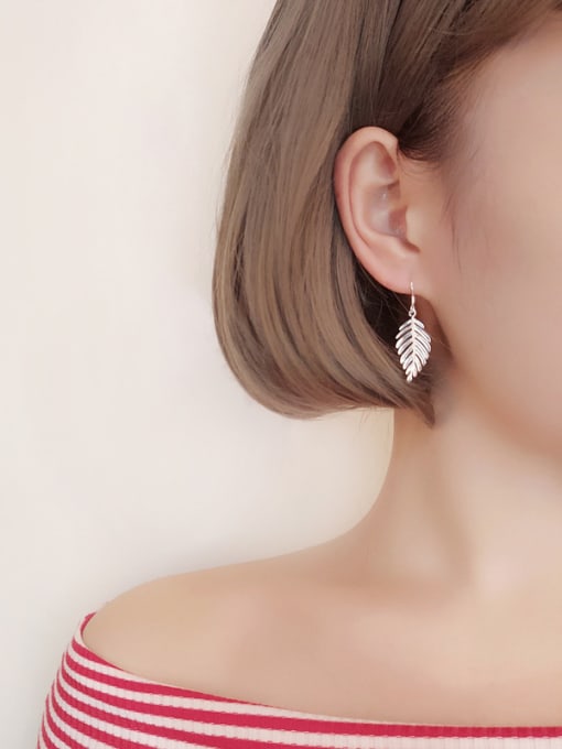 Peng Yuan Simple Leaf Silver Women Earrings 1
