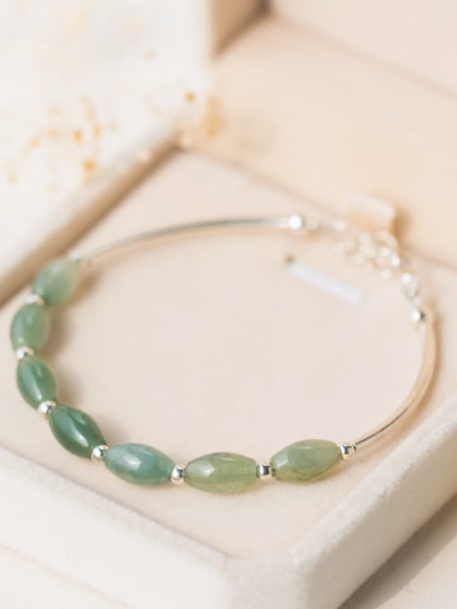 green Women Elegant Oval Shaped Green Stone Bracelet