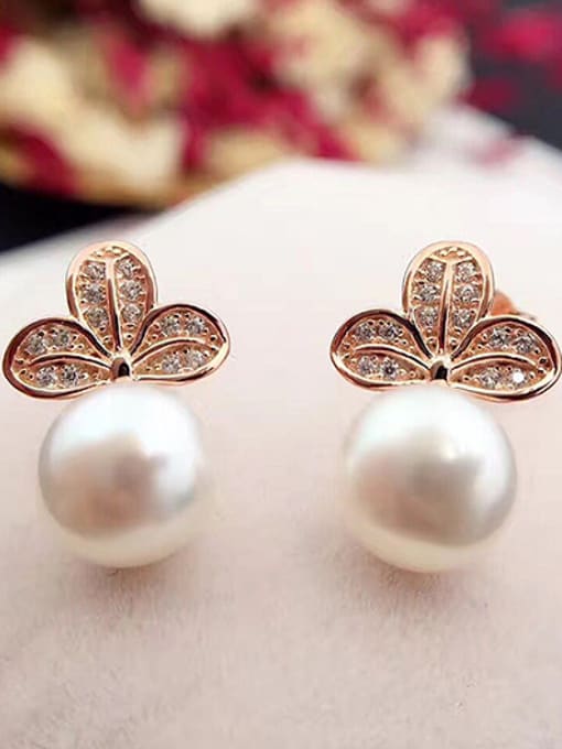 rose gold 2018 Fashion Freshwater Pearl Flower-shaped stud Earring