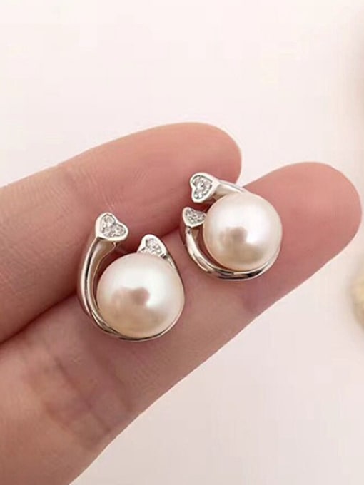 EVITA PERONI Double Heart-shaped Freshwater Pearl stud Earring 1