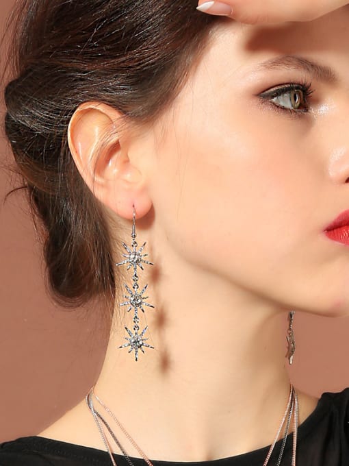 KM Sparking Star Shaped Rhinestones Alloy Drop Earrings 1