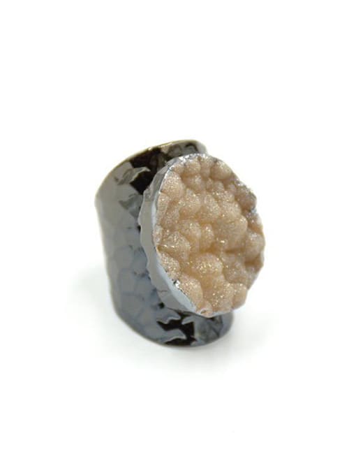 Tess Exaggerated Personalized Natural Crystal Black Opening Ring