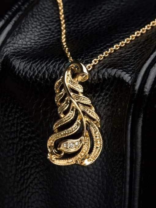 Golden Women Trendy Leaf Shaped Rhinestone Necklace