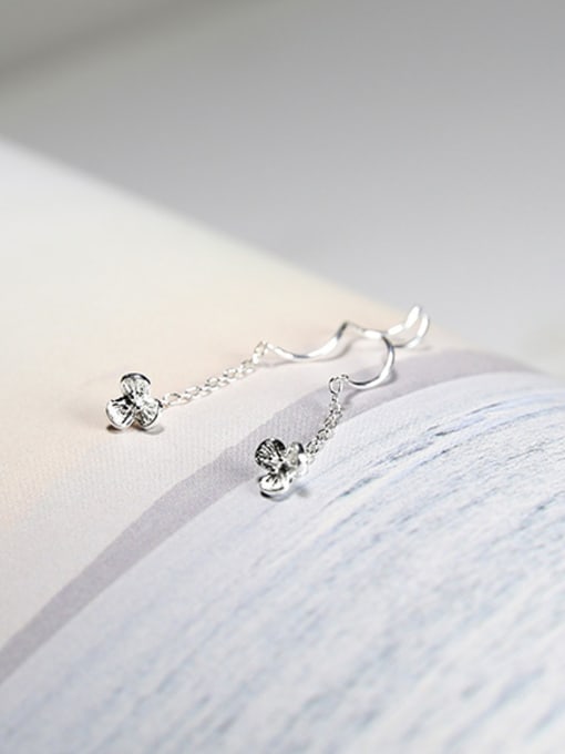 Peng Yuan Elegant Tiny Flower Water Wave Line 925 Silver Stud Earrings 2