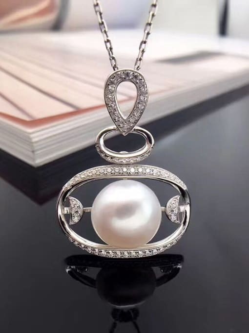 EVITA PERONI Exaggerated Freshwater Pearl Oblate Necklace