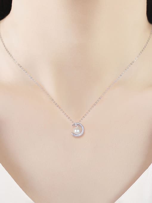 UNIENO Moon Pearl Necklace 1