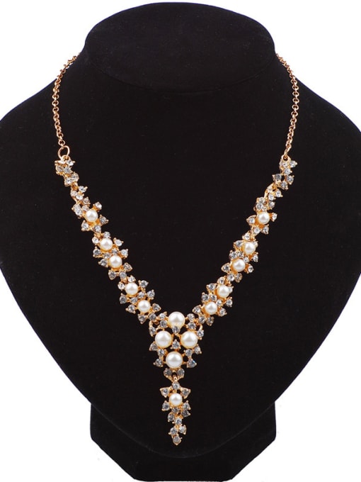 Qunqiu Fashion Elegant Gold Plated Imitation Pearls Rhinestones Necklace 0