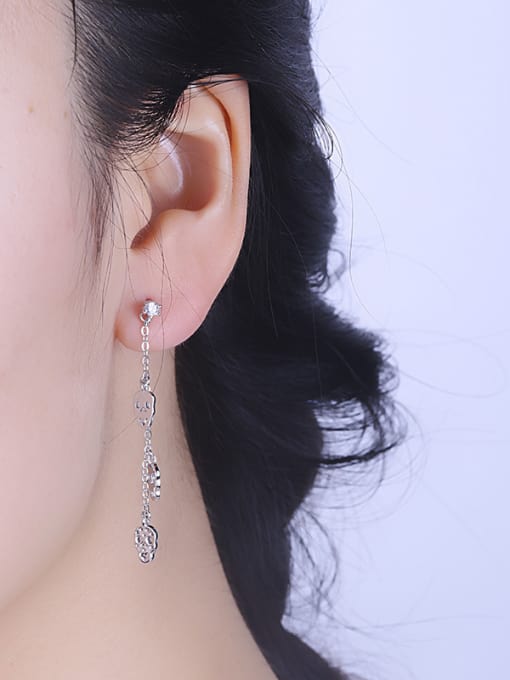 One Silver Women Skull Shaped Stud Earrings 1