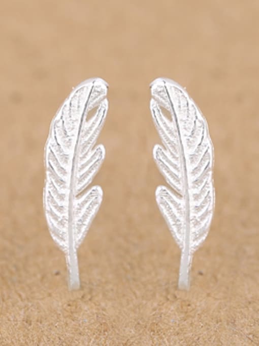 Peng Yuan Simple Little Feather stud Earring 0