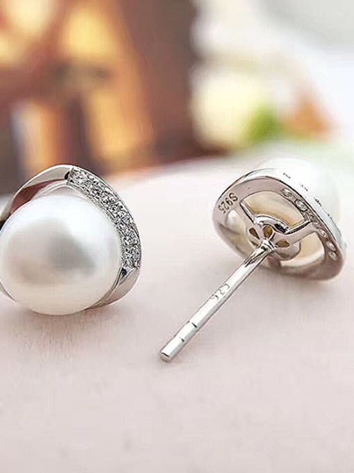 EVITA PERONI 2018 2018 Freshwater Pearl Zircon stud Earring 2