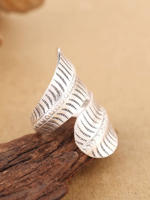 Peng Yuan Personalized Leaf-shaped Handmade Opening Ring 3