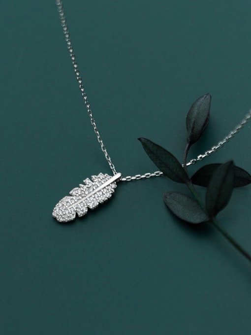 Rosh 925 Sterling Silver With Platinum Plated Simplistic Leaf Necklaces 1