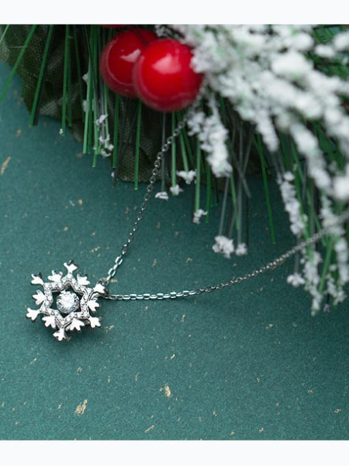 Rosh Christmas jewelry:Sterling silver zricon snowflake necklace 2