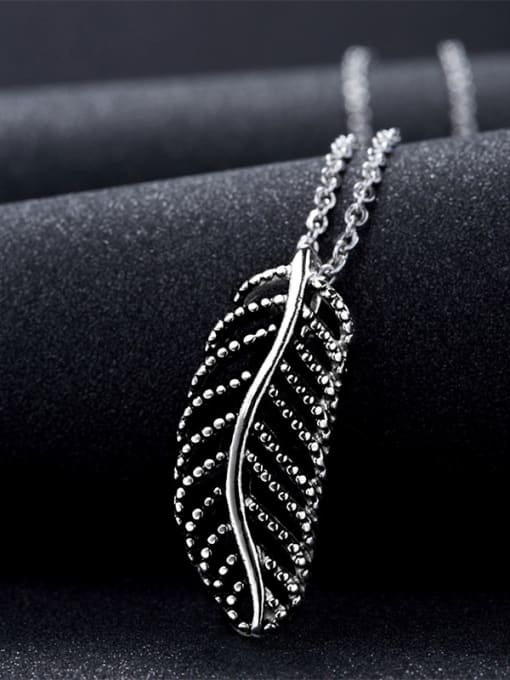 Ronaldo Personality Leaf Shaped Stainless Steel Necklace 1