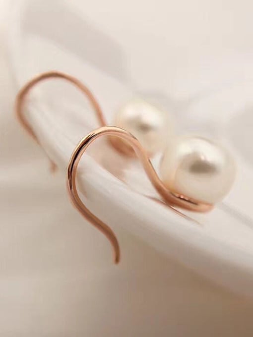 rose Gold Freshwater Pearl drop earring