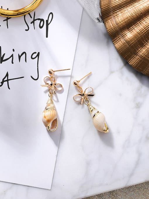 C Butterfly-knotted Conch Alloy With Gold Plated Cute Shell Earrings