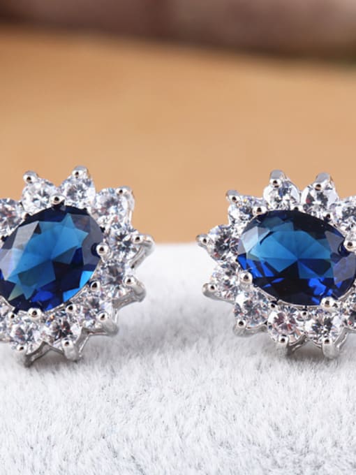 Blue Classic King of Zircon Fashion Anti-allergy Europe and the United States Quality Cluster earring