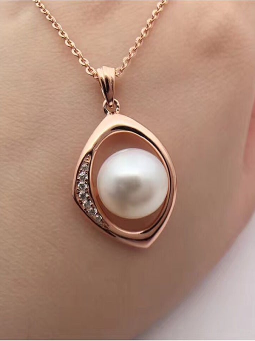EVITA PERONI Freshwater Pearl Eye-shaped Necklace 1